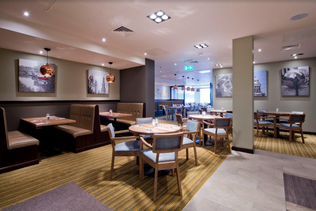 Premier Inn Leeds City Centre Екстериор снимка