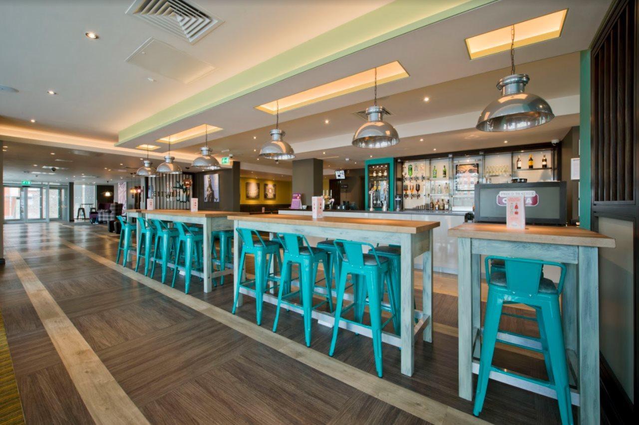 Premier Inn Leeds City Centre Екстериор снимка