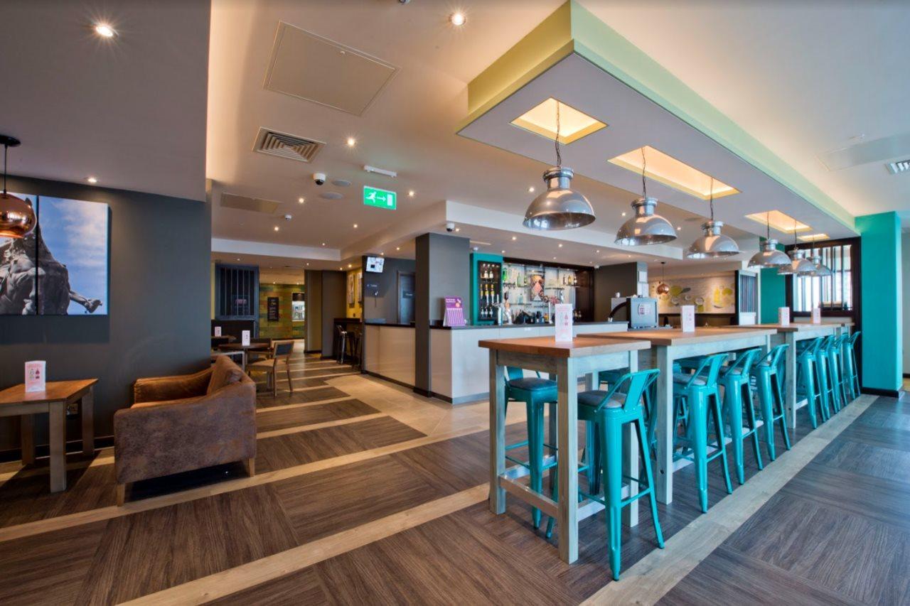 Premier Inn Leeds City Centre Екстериор снимка