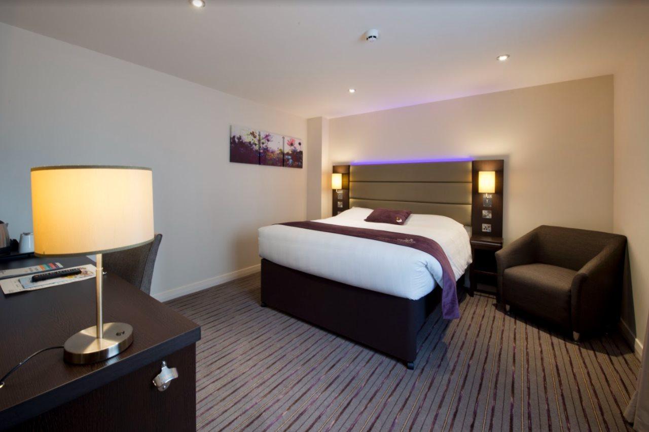 Premier Inn Leeds City Centre Екстериор снимка